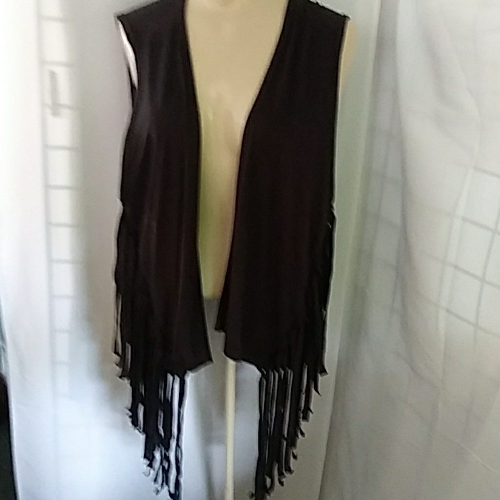 Plus Fringed Black cropped vest